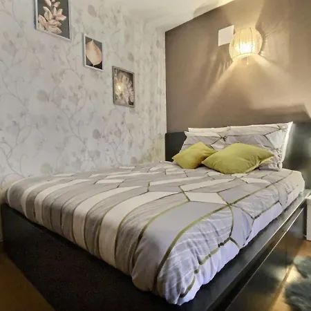 Parking & 100m2 En Plein Centre Ville *