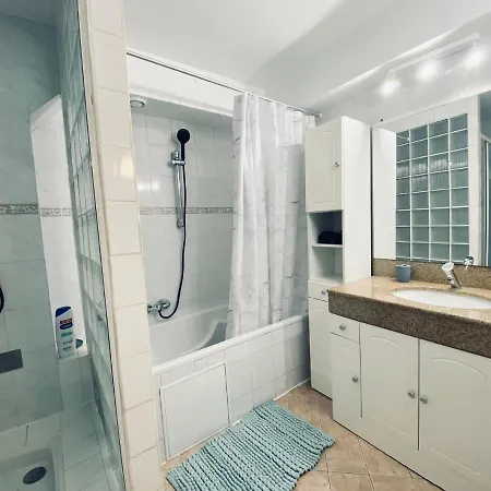 아파트 Parking & 100m2 En Plein Centre Ville *