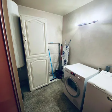 Parking & 100m2 En Plein Centre Ville *