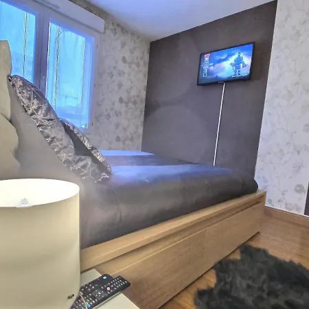 Apartment Parking & 100m2 En Plein Centre Ville Reims