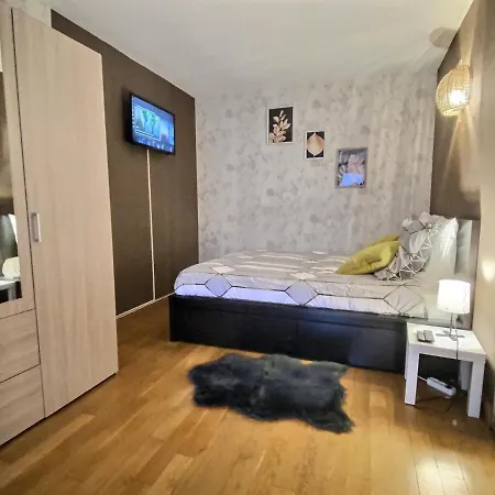 Parking & 100m2 En Plein Centre Ville Apartment *